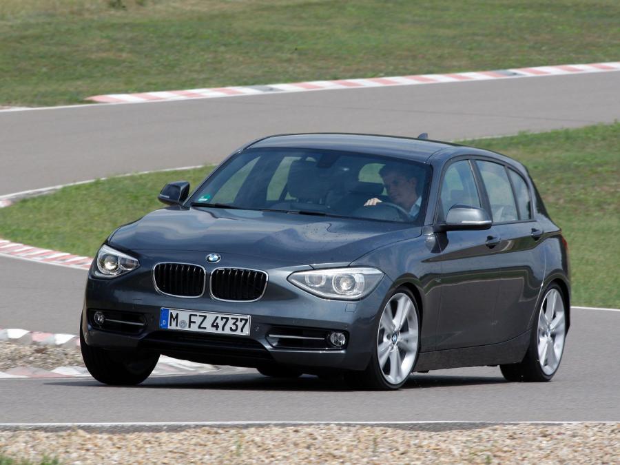  BMW 118i 5-Door Sport Line 2011 года  (фото 15 из 31)